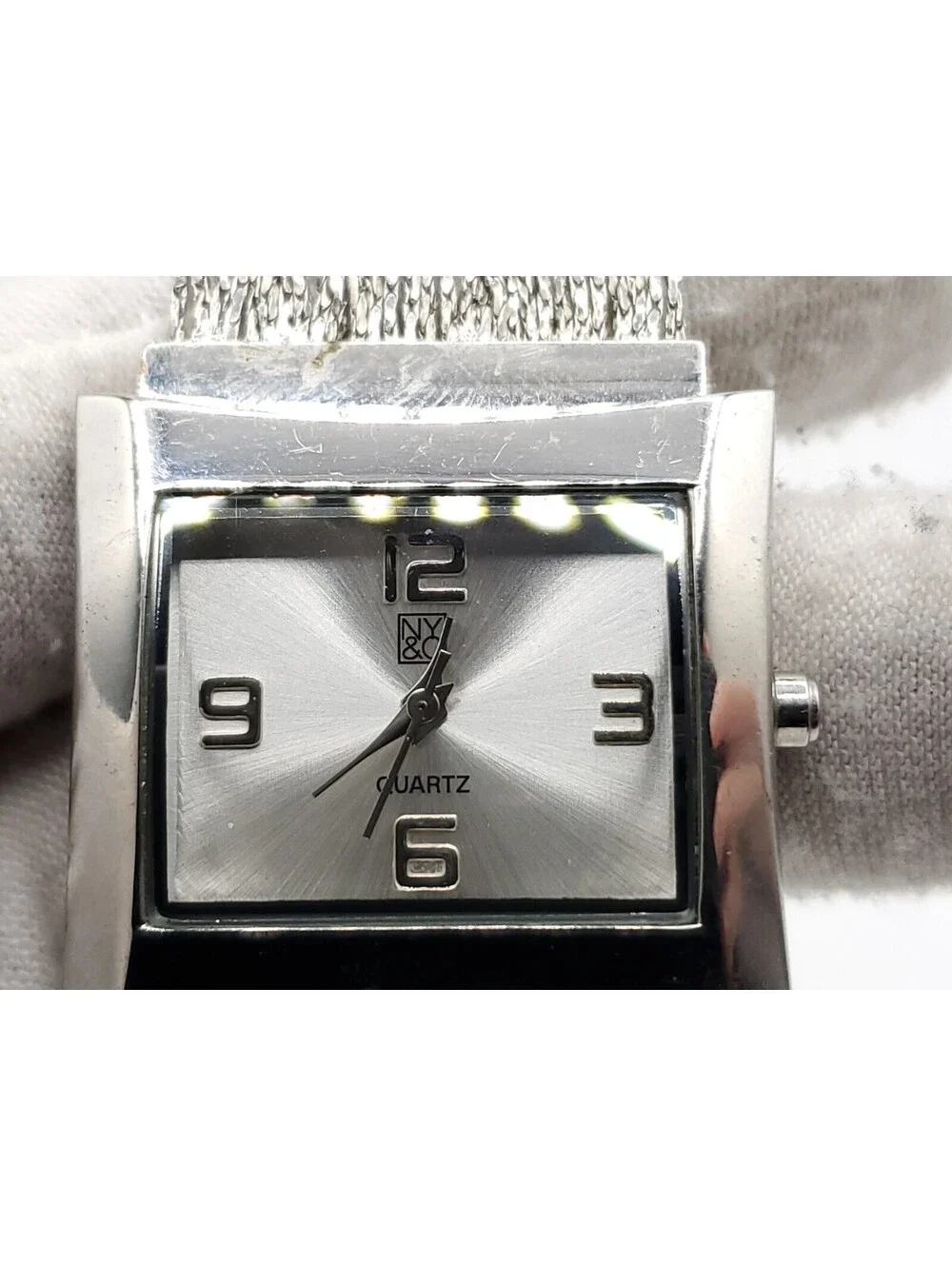 NY&C Quartz Womens Watch New Battery Silver Tone Chain Band 30mm